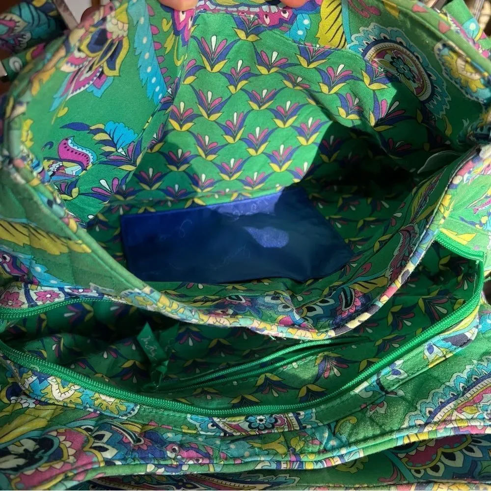 Vera Bradley Handbag/Purse. Emerald Paisley Pattern. Excellent Used Condition.